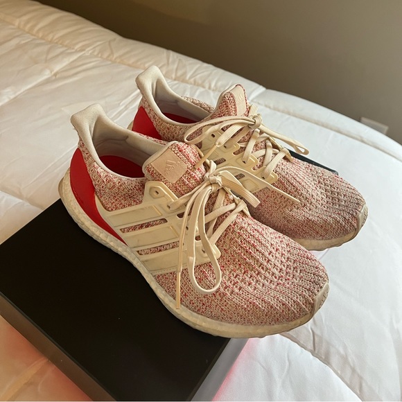 adidas gazelle silver green womens adidas ULTRABOOST 22 Running Shoes | Triple White
